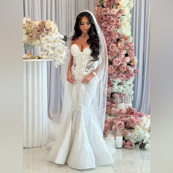 Pallas couture lace wedding dress - Picture 7 of 7